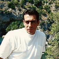 mika06100 - gay de 64 ans