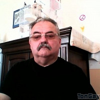 brojo - gay de 71 ans