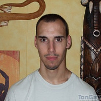 john40990 - homme bisexuel de 42 ans
