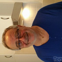 torn07 - homme bisexuel de 64 ans