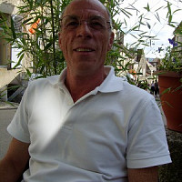 dropi35 - homme bisexuel de 72 ans