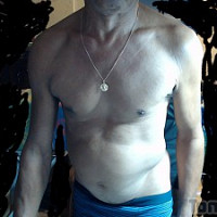 pat071 - homme bisexuel de 67 ans
