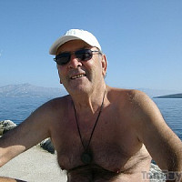 baraba - homme bisexuel de 84 ans