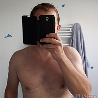 neobi81 - homme bisexuel de 58 ans