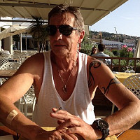 vintilene - homme bisexuel de 74 ans