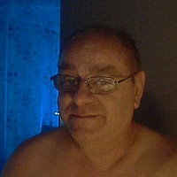 dedehub - homme bisexuel de 64 ans
