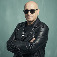 equipage - gay de 61 ans