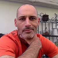 fauxtimide - Homme gay de 50 ans