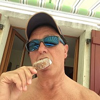 tit38 - gay de 67 ans