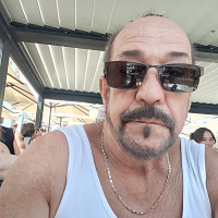 mikes - gay de 68 ans