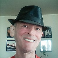 menshon - gay de 68 ans