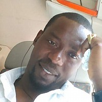 un225 - Homme gay de 32 ans