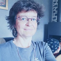 kristalline - femme bisexuelle de 57 ans