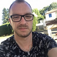 ju24750 - homme bisexuel de 40 ans