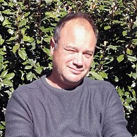 johnbee - gay de 66 ans