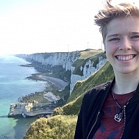 noeh - lesbienne de 27 ans