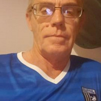 ferry33 - homme hétéro curieux de 67 ans