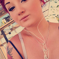 adline93 - femme bisexuelle de 32 ans