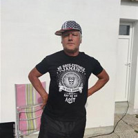 brit85 - homme bisexuel de 65 ans