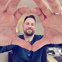 logoricar - gay de 45 ans