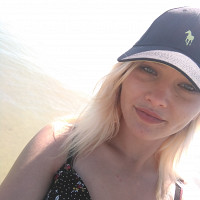 cece232 - femme bisexuelle de 25 ans