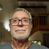 1954 - Homme gay de 72 ans