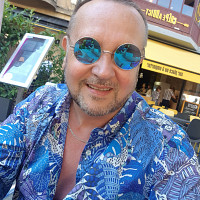 salutas - gay de 60 ans