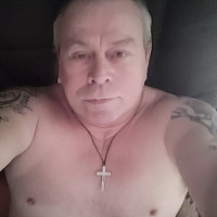 1607 - homme bisexuel de 64 ans