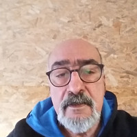 ed83 - gay de 68 ans