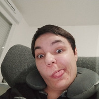 laurine23 - lesbienne de 27 ans