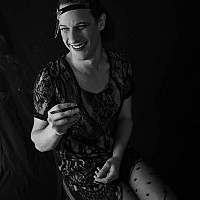 jujuliliki - homme bisexuel de 33 ans
