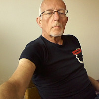 slipbasket - gay de 71 ans