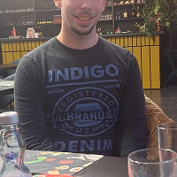 ryriv - homme bisexuel de 24 ans