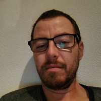 kene - gay de 32 ans