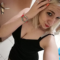 lova814 - lesbienne de 33 ans