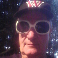 mikedar - homme bisexuel de 68 ans