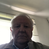 clich - homme bisexuel de 68 ans