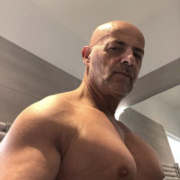mika-007 - homme bisexuel de 54 ans