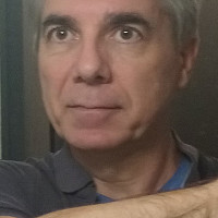 mur_se_deplace - homme bisexuel de 61 ans