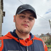 vivi.80400 - homme bisexuel de 21 ans