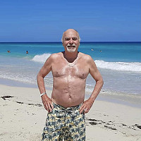 azahar - gay de 72 ans