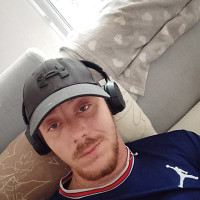 polaakm - homme bisexuel de 31 ans