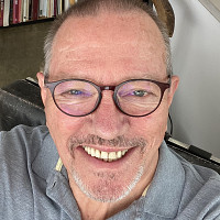 moucharabieh - homme bisexuel de 62 ans