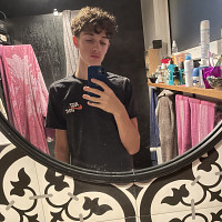 sim18 - homme bisexuel de 19 ans