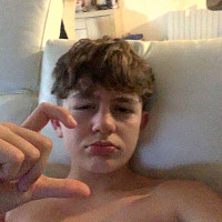 noah.59163 - gay de 19 ans