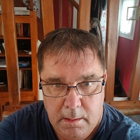 confiseries - homme bisexuel de 68 ans