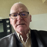 pop37 - homme bisexuel de 64 ans