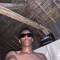 lucash - homme bisexuel de 19 ans