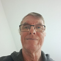 ultra - homme bisexuel de 69 ans