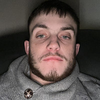 kevcelibataire23455 - homme hétéro curieux de 28 ans